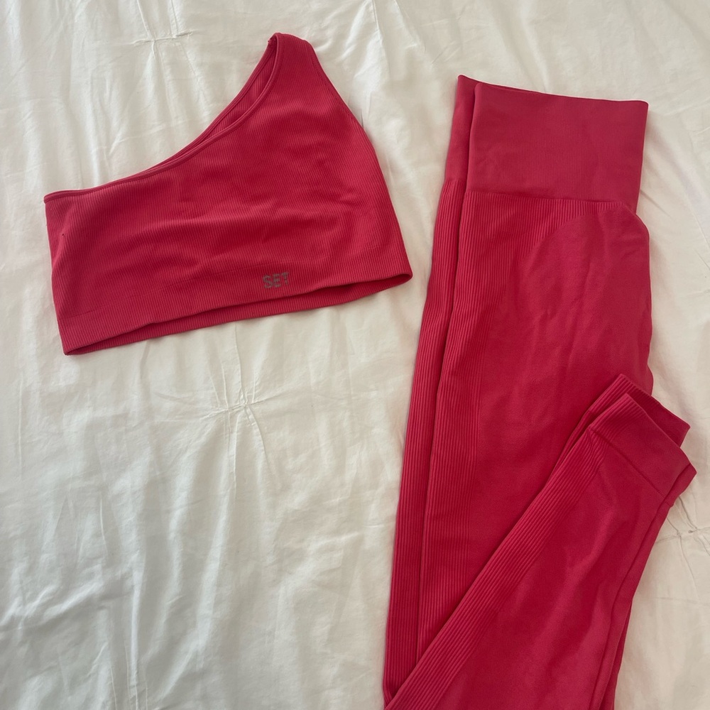 SET ACTIVE Pink One-Shoulder Sports Bra and Leggings Set